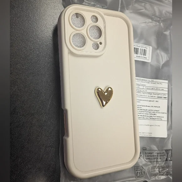 iphone 16 Pro Max Cream Gold Heart Silicone Back Case Cover - Picture 3 of 8
